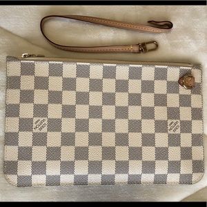 Authentic Louis Vuitton Neverfull GM Pouch/wristlet